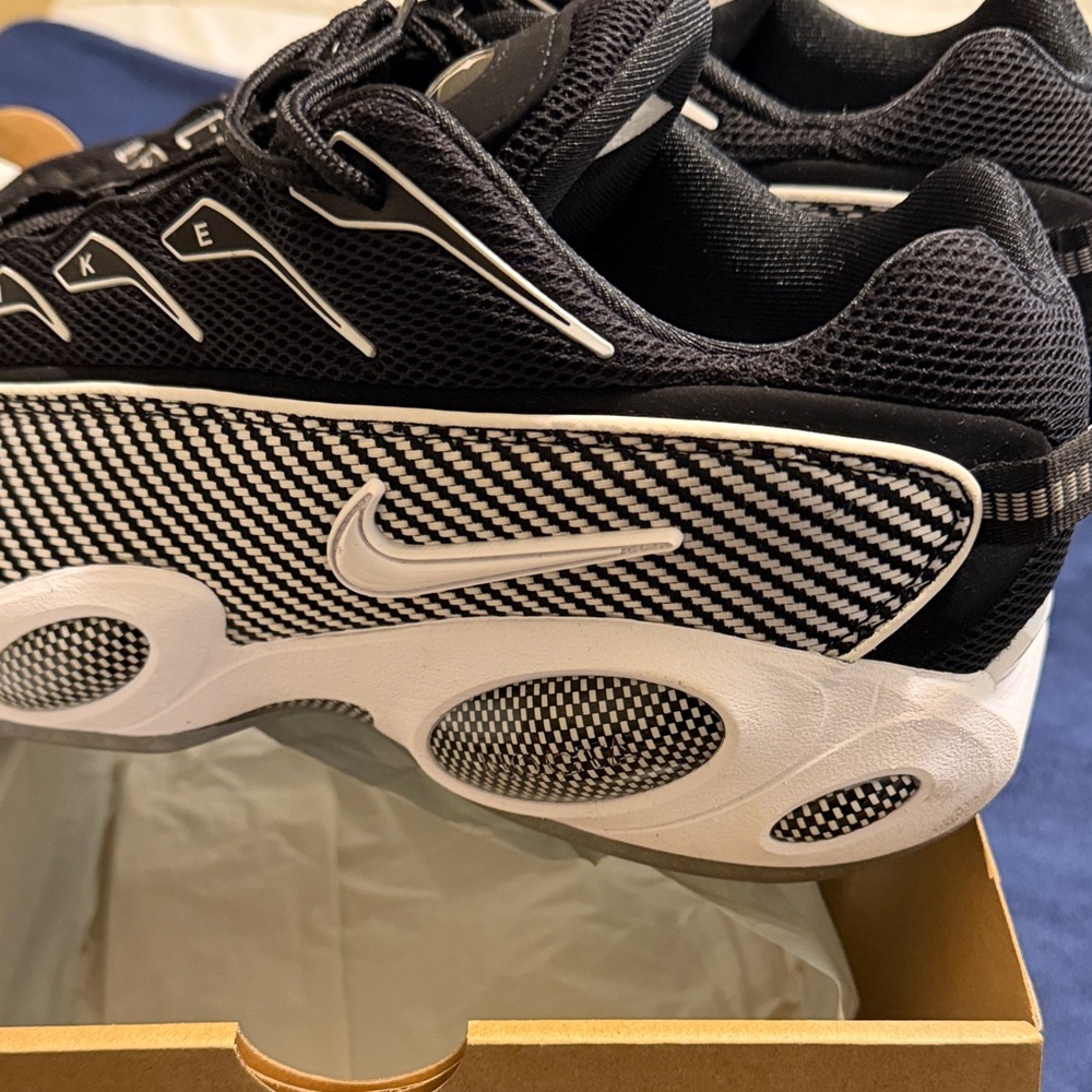 Nike Men's Black and White Athletic Shoes/Nocta - Picture 2 of 7